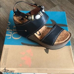 Women’s OTBT wedges